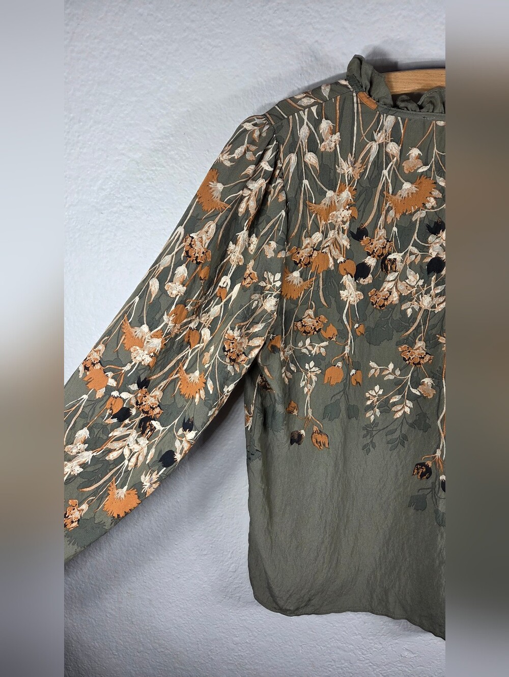 Como Black Olive Green Top Blouse Ruffle Tie Neck M Floral Boho Long Sleeves - Picture 10 of 14